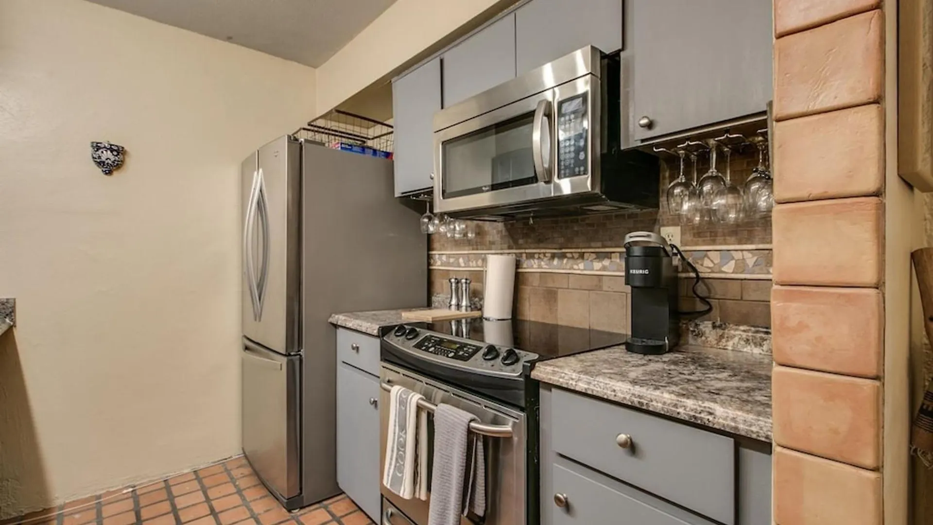 Charming 1-Bdrm Condo Steps To Old Town سكوتسدايل