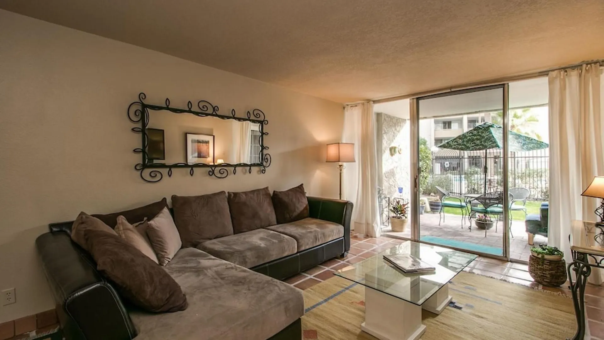 Charming 1-Bdrm Condo Steps To Old Town سكوتسدايل بيت للعطل